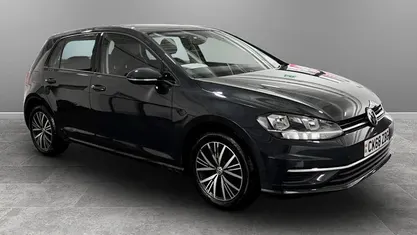 Used VW Golf VII SE 116 HP (85 kW) 2018 Hatchback