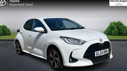 Begagnad Toyota Yaris Hybrid Design 116 HK (85 kW) 2026 Halvkombi