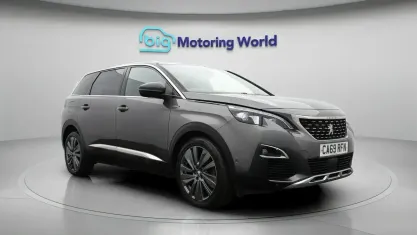 Käytetty Peugeot 5008 Premium 131 HP (96 kW) 2019 Harmaa Katumaasturi