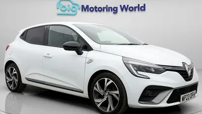 Begagnad Renault Clio V RS Line 90 HK (66 kW) 2023 Vit Halvkombi