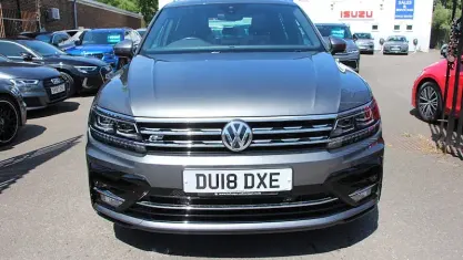 Usado VW Tiguan R-line 179 CV (131 kW) 2018 Gris SUV