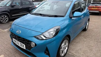 Used Hyundai i10 SE 84 HP (61 kW) 2022 Blue Hatchback