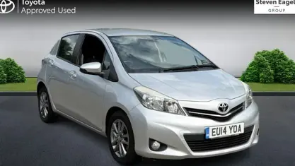 Used Toyota Yaris Multidrive S 101 HP (74 kW) 2014 Silver Hatchback