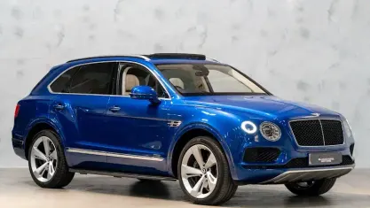 Used Bentley Bentayga 435 HP (319 kW) 2017 Blue SUV