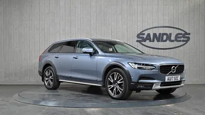 Begagnad Volvo V90 CC Pro 235 HK (172 kW) 2019 Kombi