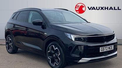 Begagnad Vauxhall Grandland X Ultimate 131 HK (96 kW) 2023 Svart SUV