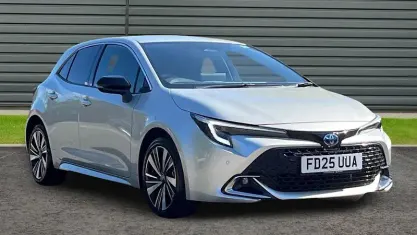 Used Toyota Corolla Design 140 HP (102 kW) 2025 Silver Hatchback