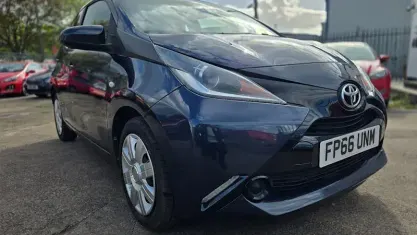 Begagnad Toyota Aygo X-play 69 HK (50 kW) 2018 Halvkombi