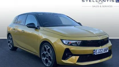 Used 2025 Vauxhall Astra Ultimate Hatchback | £17,849 (Super price)