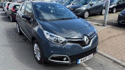 Used Renault Captur Dynamique 90 HP (66 kW) 2016 Beige SUV