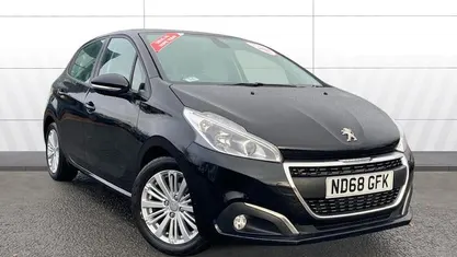 Used 2019 Peugeot 208 Signature Sky Hatchback | £7,471 (Fair price)