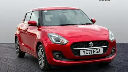 Used Suzuki Swift SZ5 83 HP (61 kW) 2021 Red Hatchback