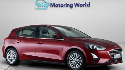 Used Ford Focus Titanium 125 HP (91 kW) 2020 Red Hatchback
