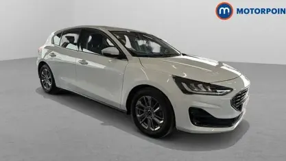 Used Ford Focus Titanium 125 HP (91 kW) 2023 White Hatchback