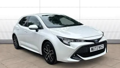 Used Toyota Corolla Design 184 HP (135 kW) 2022 White Hatchback