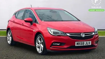 Used Vauxhall Astra SRi 105 HP (77 kW) 2018 Red Hatchback