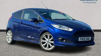 Begagnad Ford Fiesta Zetec 125 HK (91 kW) 2016 Blå Halvkombi