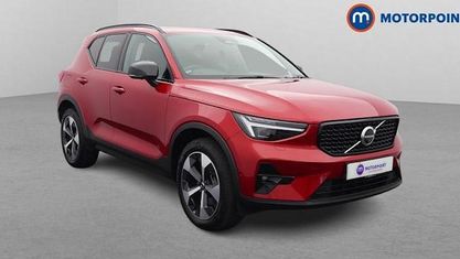 Begagnad Volvo XC40 Ultimate 163 HK (119 kW) 2023 Röd SUV