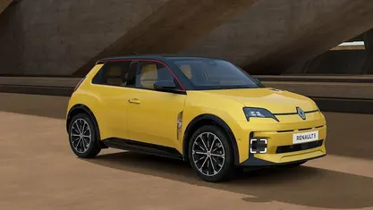 Used 2025 Renault 5 E-Tech Iconic Hatchback | £26,745 (Fair price)