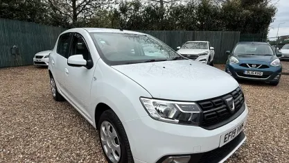 Used Dacia Sandero Comfort 75 HP (55 kW) 2019 White Hatchback