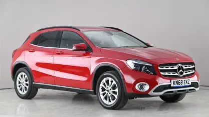 Used Mercedes GLA200 Executive 156 HP (114 kW) 2018 Red SUV