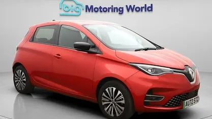 Used Renault Zoe Techno 100 kW (136 HP) 2023 Red Hatchback