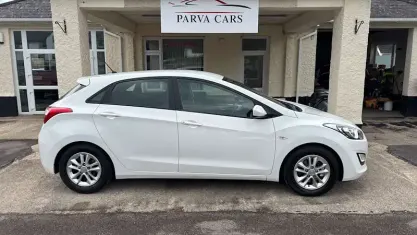 Gebraucht Hyundai i30 Active 100 PS (73 kW) 2014 Weiß Kleinwagen