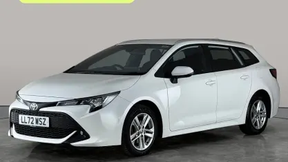 Used Toyota Corolla 140 HP (102 kW) 2022 White Estate
