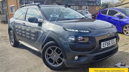 Usado Citroën C4 Cactus Feel 82 HP (60 kW) 2017 Cinzento Citadino