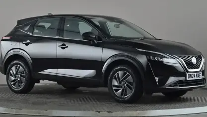 Usado Nissan Qashqai Acenta Premium 140 HP (102 kW) 2023 Preto SUV