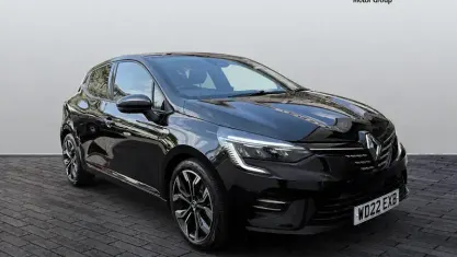 Used Renault Clio SE 140 HP (102 kW) 2021 Black Hatchback