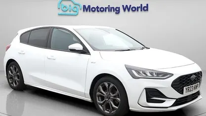 Used Ford Focus ST-Line 125 HP (91 kW) 2023 White Hatchback