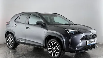 Used 2025 Toyota Yaris Hybrid Design Estate | £21,650 (Good price)