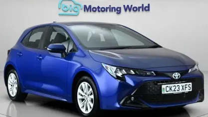 Used Toyota Corolla 140 HP (102 kW) 2023 Blue Hatchback
