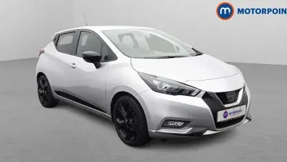 Begagnad Nissan Micra 92 HK (67 kW) 2022 Silver Halvkombi
