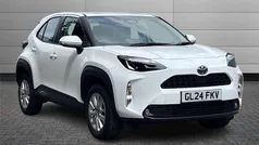 Pure white Used 2024 Toyota Yaris Cross SUV | £18,495 (Good price)
