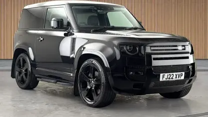 Used Land Rover Defender S 400 HP (294 kW) 2022 Santorini black SUV