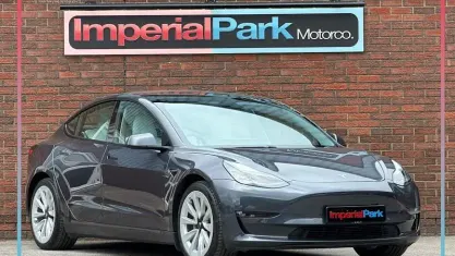 Używany Tesla Model 3 Long Range AWD 258 kW (351 KM) 2023 Sedan/Limuzyna
