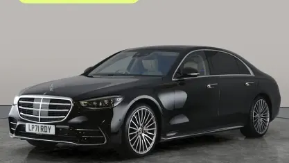 Begagnad Mercedes S500L AMG line 435 HK (319 kW) 2022 Svart Sedan