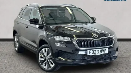 Usado Skoda Karoq SE L 150 HP (110 kW) 2025 Preto SUV