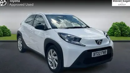 Used Toyota Aygo X PURE 72 HP (52 kW) 2025 SUV