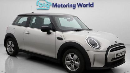 Używany Mini Cooper Classic 136 KM (100 kW) 2022 Srebrny Hatchback
