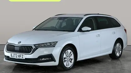 Used Skoda Octavia SE Technology 110 HP (80 kW) 2022 White Estate