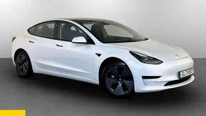 Used Tesla Model 3 Standard Range Plus 180 kW (245 HP) 2021 White Sedan