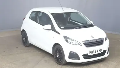 Used Peugeot 108 Active 68 HP (50 kW) 2016 White Hatchback