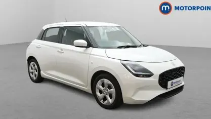 Begagnad Suzuki Swift 82 HK (60 kW) 2025 Vit Halvkombi