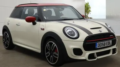 Used Mini John Cooper Works Hatch 231 HP (169 kW) 2020 White Hatchback