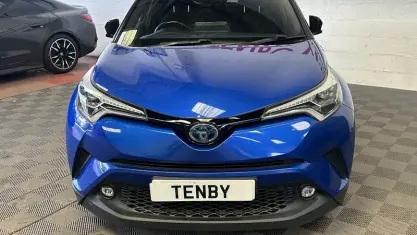 Used Toyota C-HR 122 HP (89 kW) 2019 Blue SUV