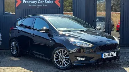 Used Ford Focus ST-Line 140 HP (102 kW) 2017 Black Hatchback