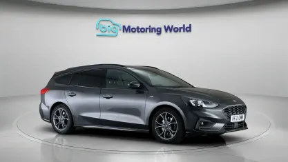 Used Ford Focus ST-Line 125 HP (91 kW) 2021 Grey Estate